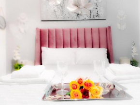 LUXURY MODERN APARTMENT LARiSA!!